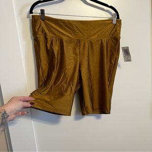 NWT gold booty enhancing bike shorts